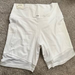 Aerie Move Mesh High Waisted Bike Short size XL. White. NWT